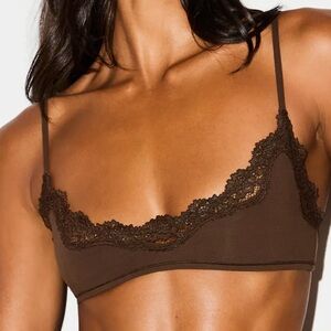 Skims Fits Everybody Lace Scoop Bralette